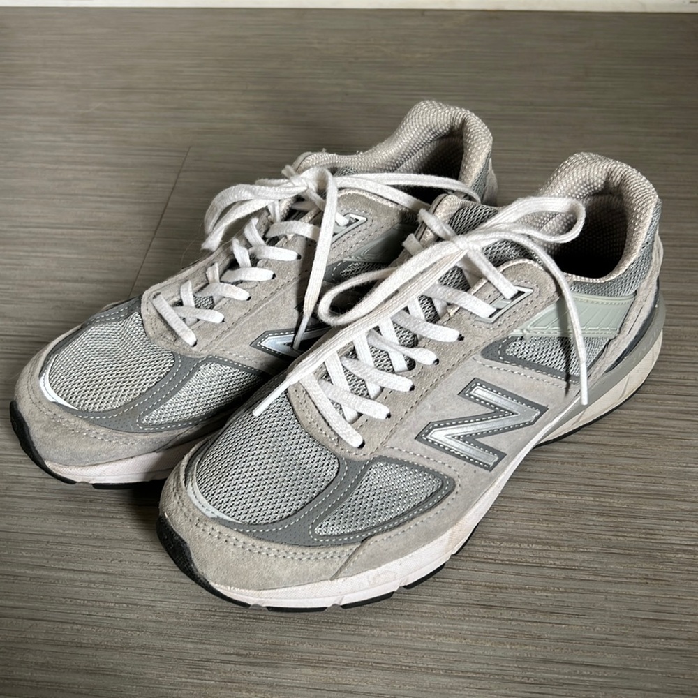 New Balance 990v4 US size 7 men’s/8.5 women’s